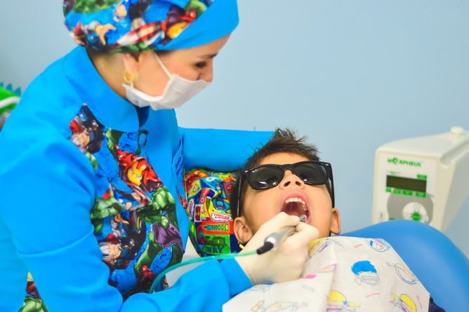 dentist with kid