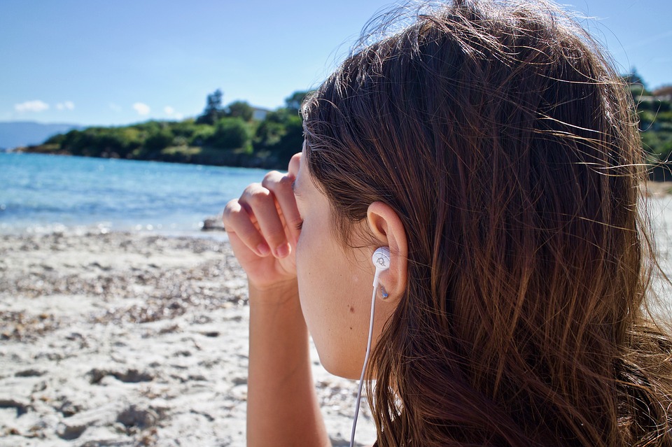 sports earbuds